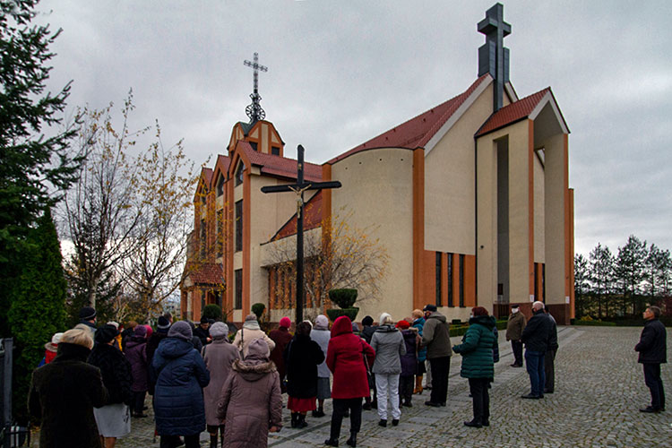 Krzy znakiem rozpoznawczym chrzecijan - 22.11.2020.