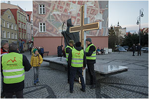 Droga Krzyowa ulicami Dzieroniowa - 09.04.2022.