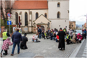 Droga Krzyowa ulicami Dzieroniowa - 23.03.2024.