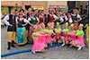 Pielgrzymi z caego wiata na dzieroniowskim rynku -  23.07.2016.