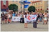Pielgrzymi z caego wiata na dzieroniowskim rynku -  23.07.2016.