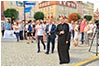 Pielgrzymi z caego wiata na dzieroniowskim rynku -  23.07.2016.