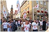 Pielgrzymi z caego wiata na dzieroniowskim rynku -  23.07.2016.