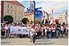 Pielgrzymi z caego wiata na dzieroniowskim rynku -  23.07.2016.