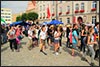 Pielgrzymi z caego wiata na dzieroniowskim rynku -  23.07.2016.