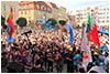 Pielgrzymi z caego wiata na dzieroniowskim rynku -  23.07.2016.