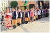 Pielgrzymi z caego wiata na dzieroniowskim rynku -  23.07.2016.