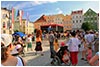 Pielgrzymi z caego wiata na dzieroniowskim rynku -  23.07.2016.