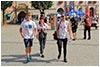 Pielgrzymi z caego wiata na dzieroniowskim rynku -  23.07.2016.