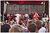 Pielgrzymi z caego wiata na dzieroniowskim rynku -  23.07.2016.